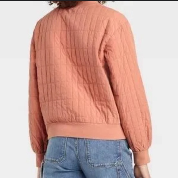 Quilted long sleeve pullover - Picture 3 of 5